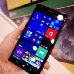 微軟服軟谷歌？Windows Phone未來或?qū)⒓嫒軦ndroid